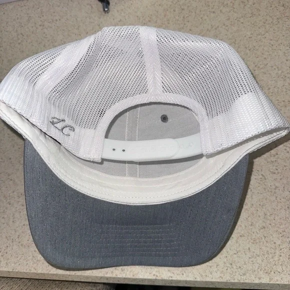 OBX Low Country Comfort CO Trucker hat like new - Picture 2 of 2